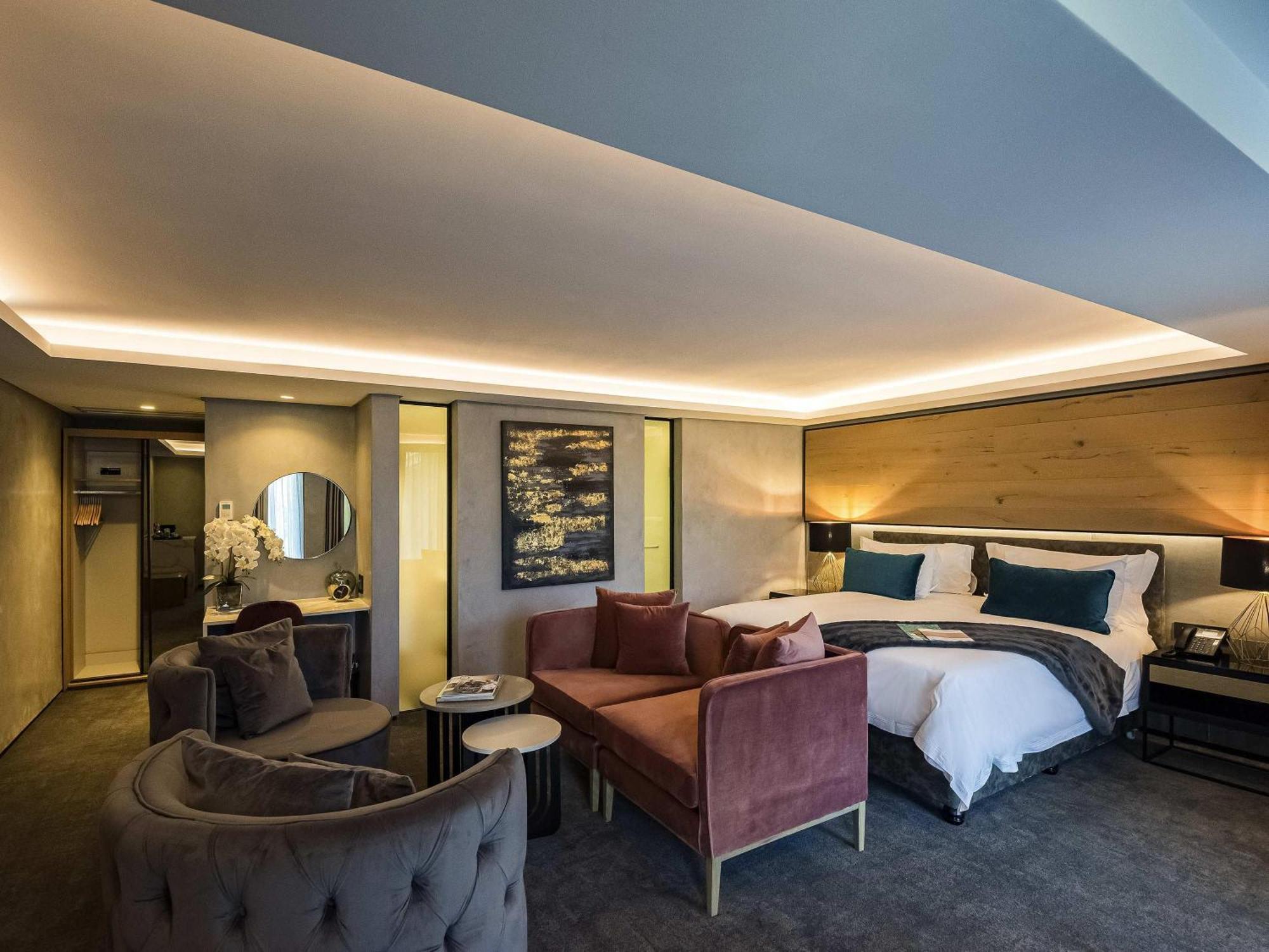 Superior King Room