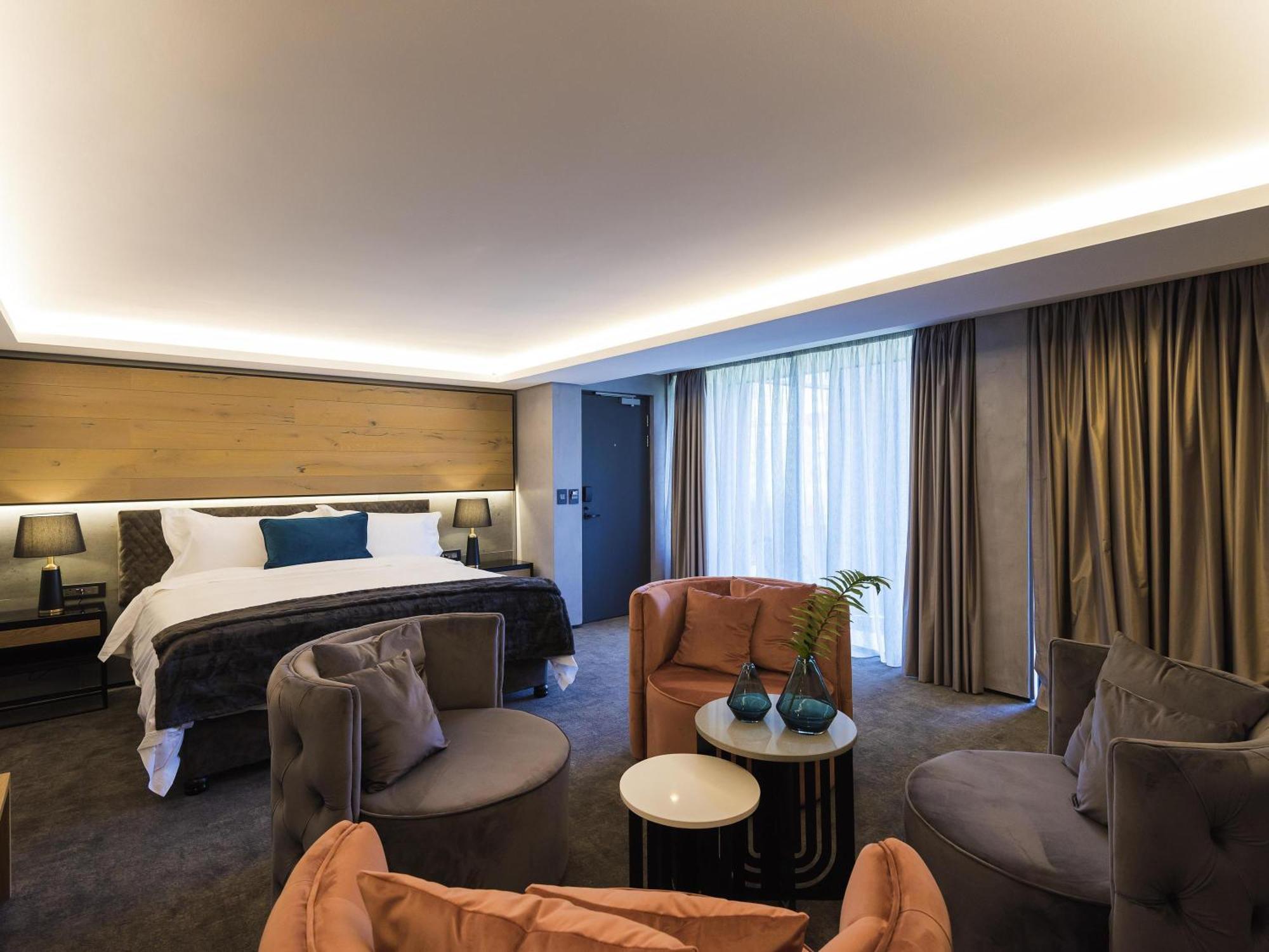 Superior King Room